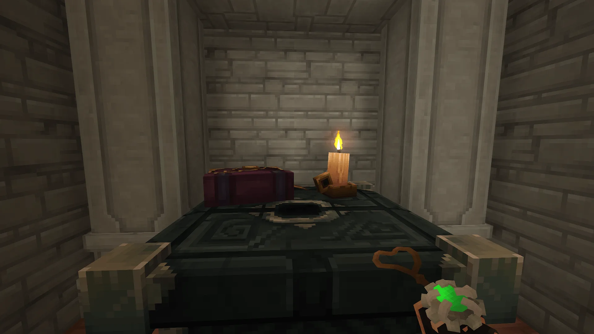 Builder's Trinket Hand First Person.png